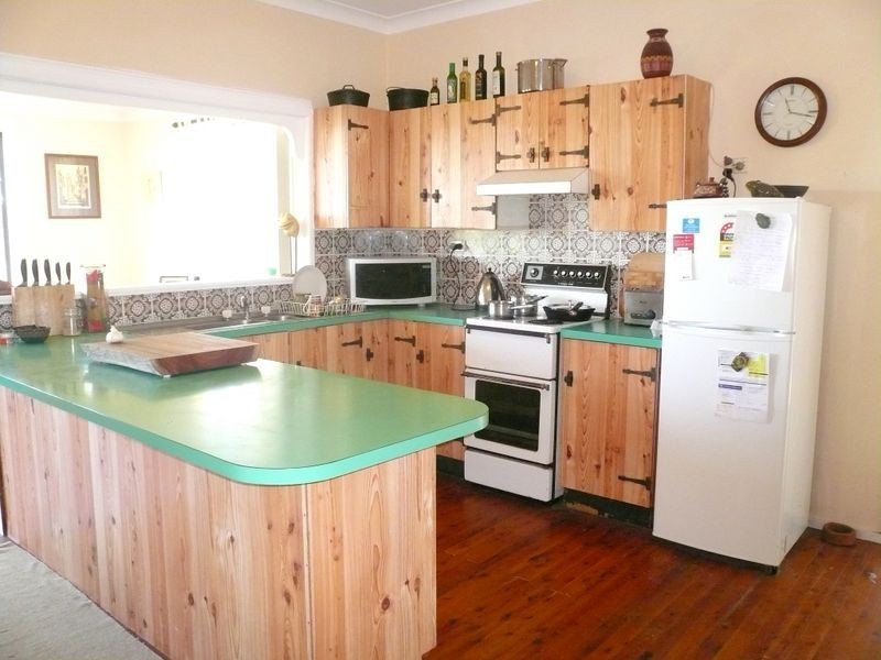 29 Hughes Street, Point Clare NSW 2250