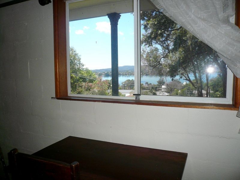 29 Hughes Street, Point Clare NSW 2250