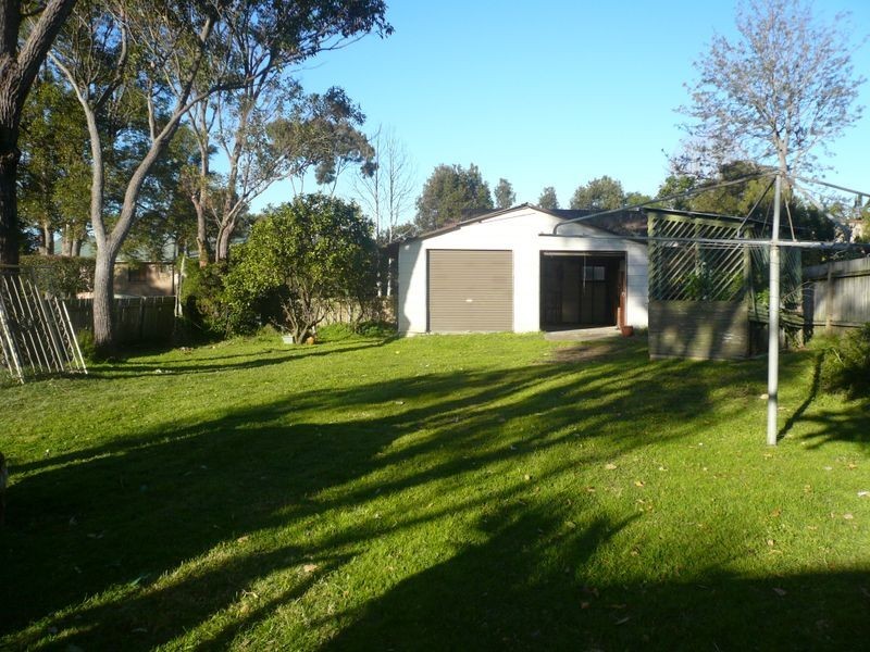 3 Matthews Pde, Point Clare NSW 2250