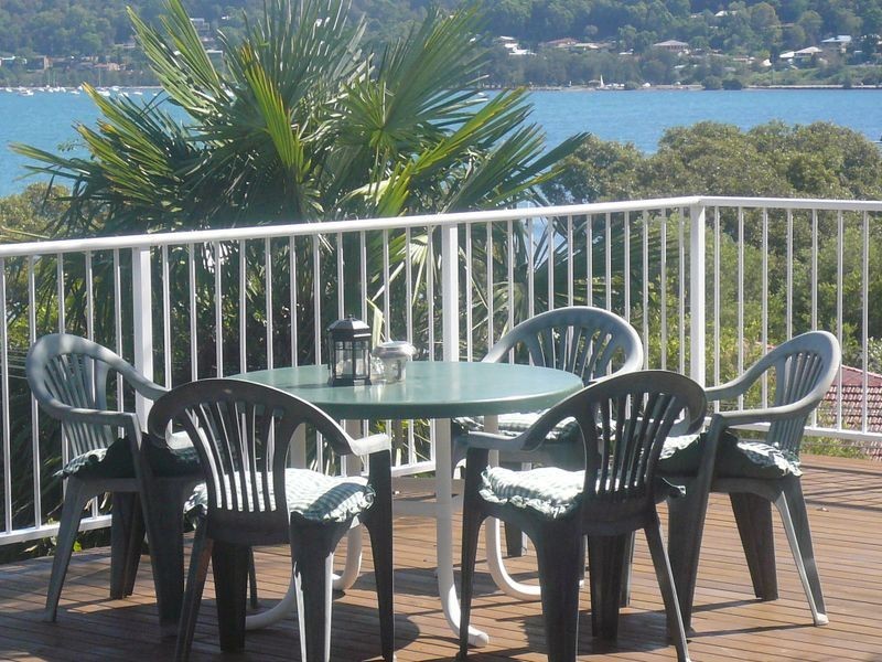 8b Noonan Point Avenue, Point Clare NSW 2250