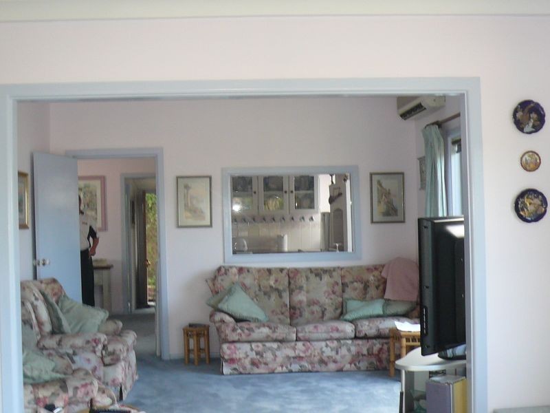 8b Noonan Point Avenue, Point Clare NSW 2250