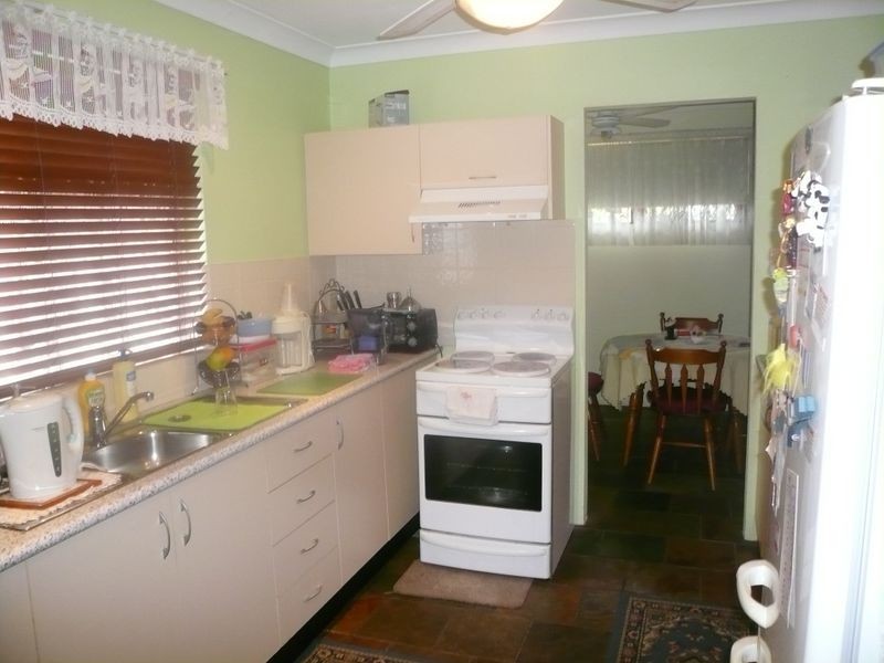 17 Blue Waters Pde, Tascott NSW 2250