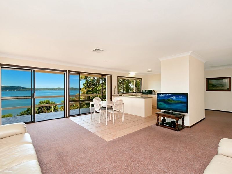 12 Sandstone Crescent, Tascott NSW 2250