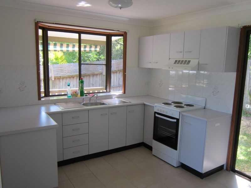 13 Alukea Avenue, Point Clare NSW 2250