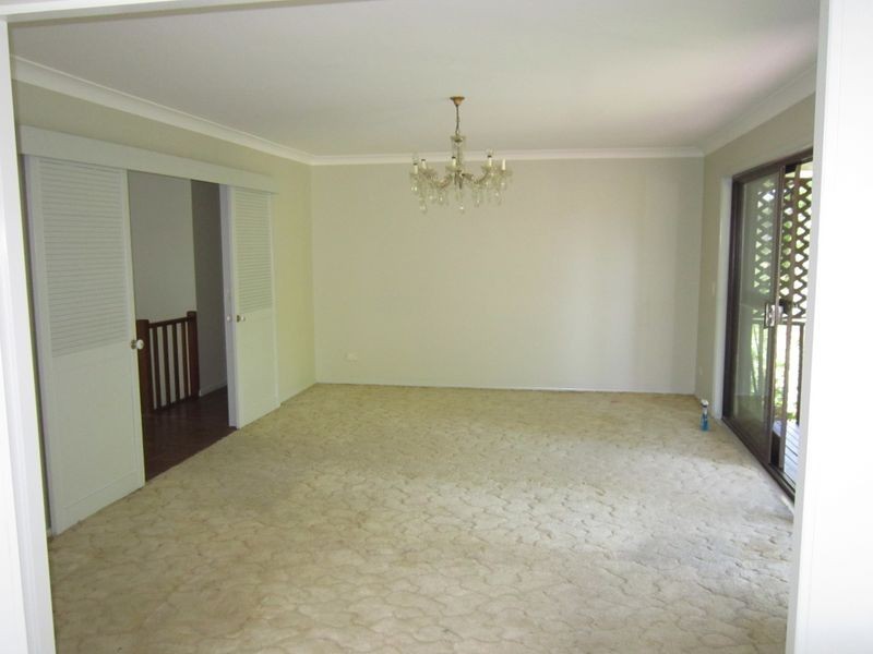 22 Fiona Street, Point Clare NSW 2250