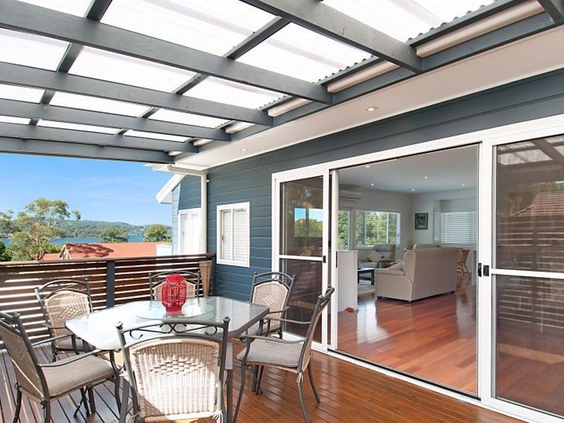 8 Nioka Avenue, Point Clare NSW 2250