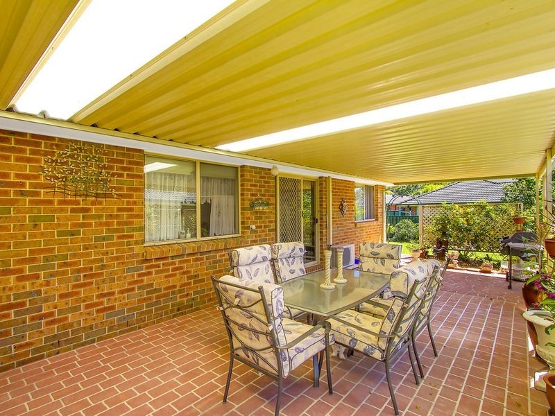 15 Manooka Road, Point Clare NSW 2250