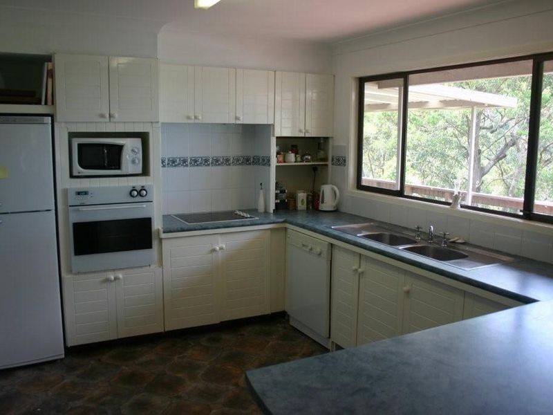 11 Kateena Avenue, Tascott NSW 2250