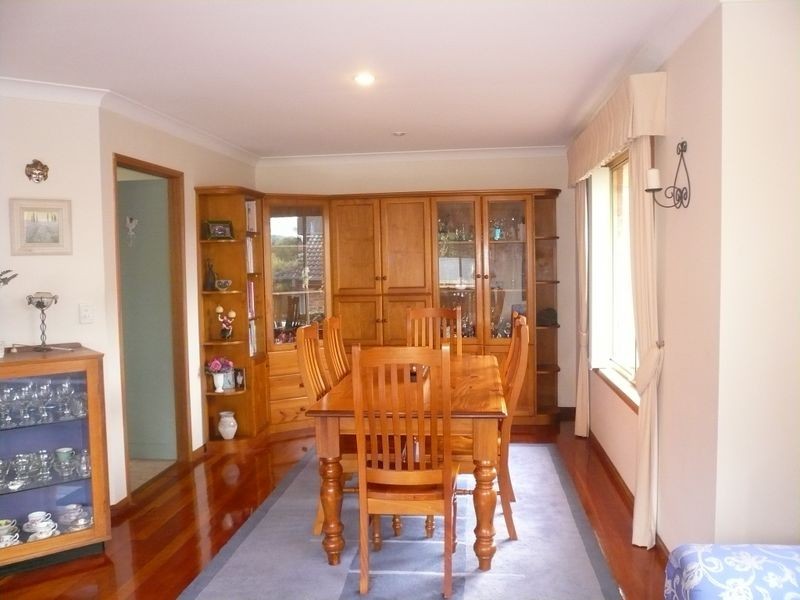 15 McKellar Close, Point Clare NSW 2250