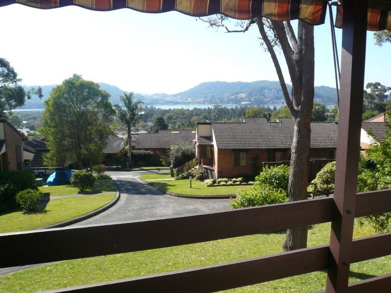 2/31 Fiona Street, Point Clare NSW 2250