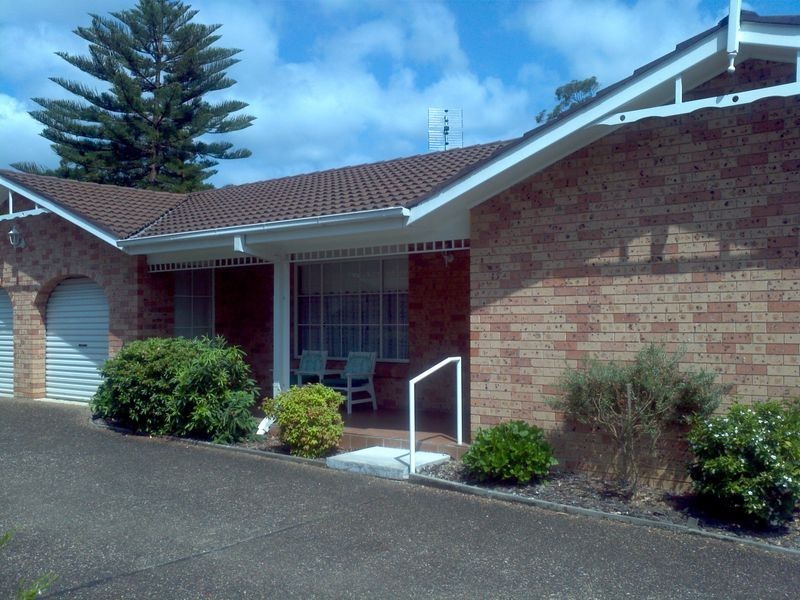 2/223 Brisbane Water Drive, Point Clare NSW 2250