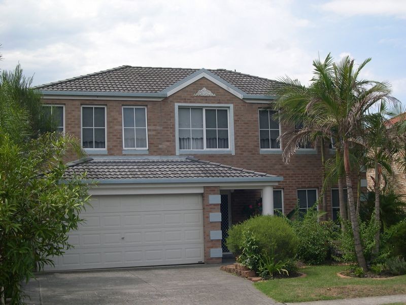 11 Manooka Road, Point Clare NSW 2250