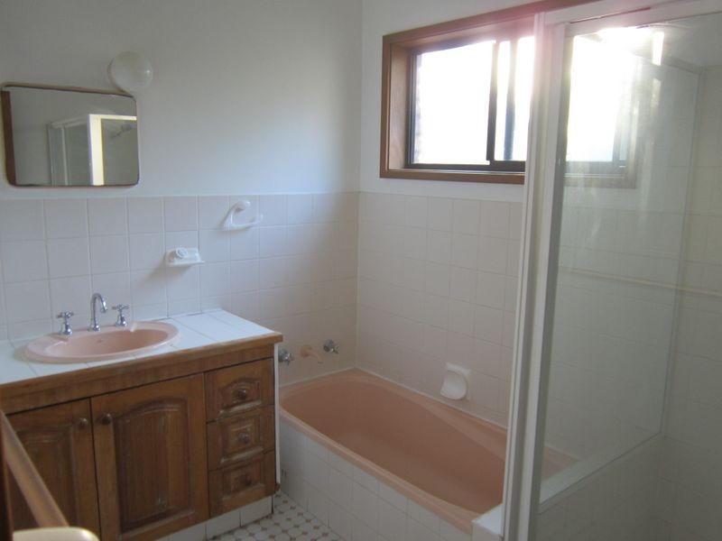 4 Kateena Avenue, Tascott NSW 2250