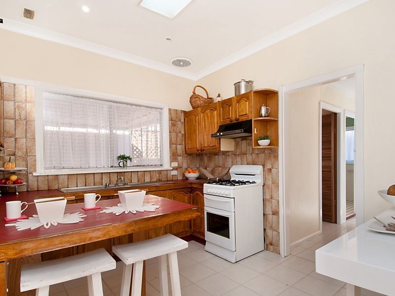 3 Penang Street, Point Clare NSW 2250