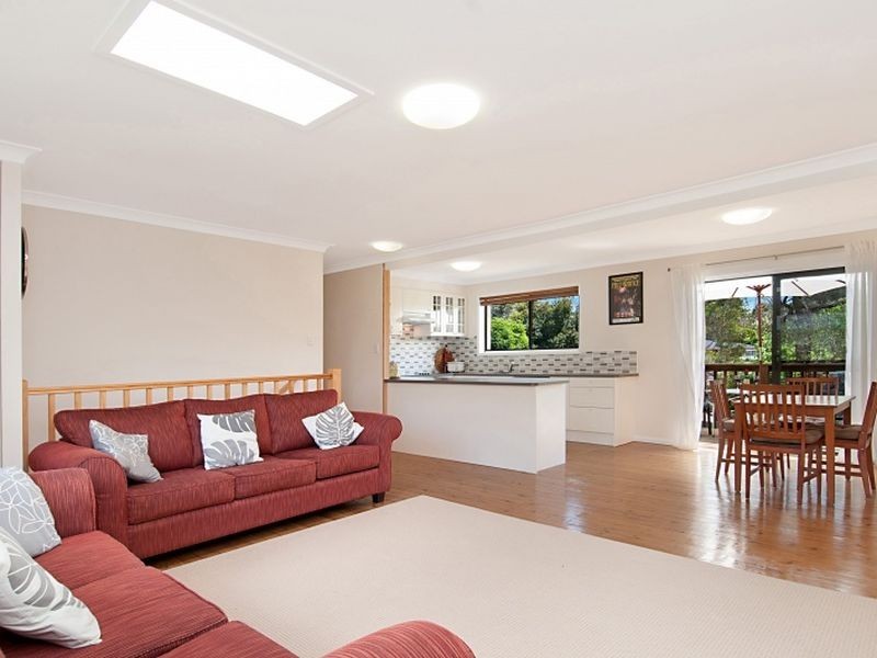 15 Welwyn Grove, Point Clare NSW 2250