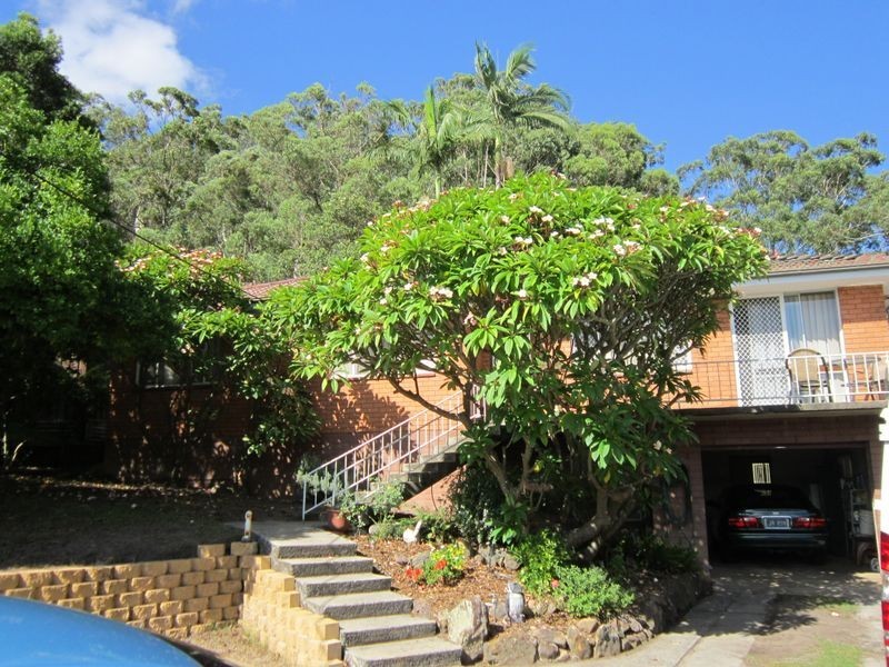 43 Tania Drive, Point Clare NSW 2250