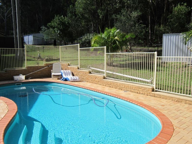 43 Tania Drive, Point Clare NSW 2250