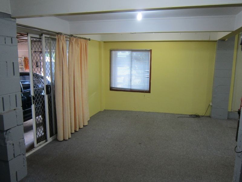 43 Tania Drive, Point Clare NSW 2250