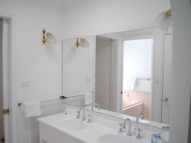 5 Noonan Point Avenue, Point Clare NSW 2250