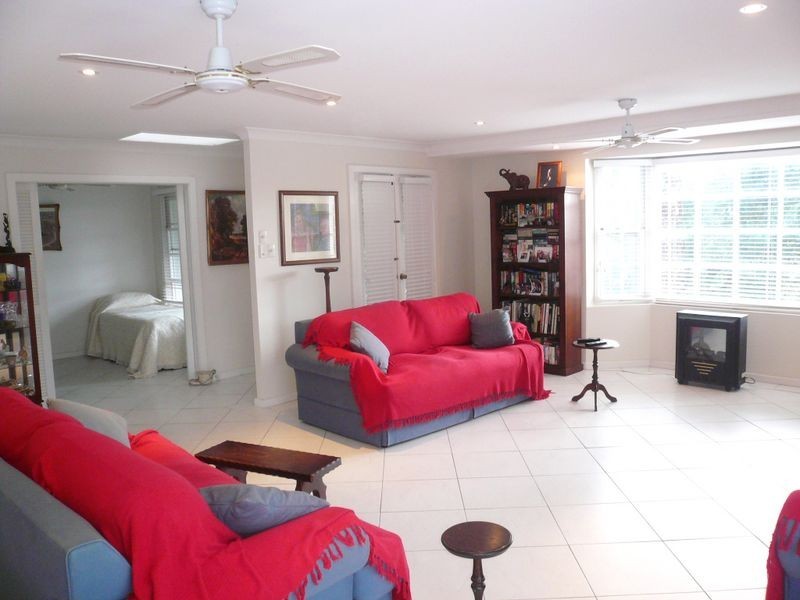 284 Avoca Drive, Green Point NSW 2251