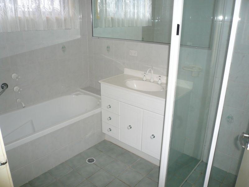 3 Bel-Hilton Parade, West Gosford NSW 2250