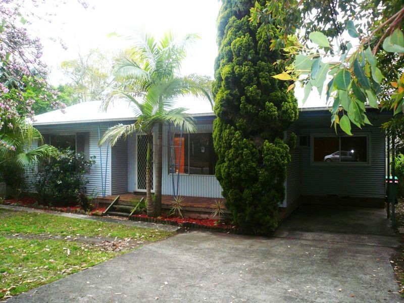 208 Brisbane Water Drive, Point Clare NSW 2250