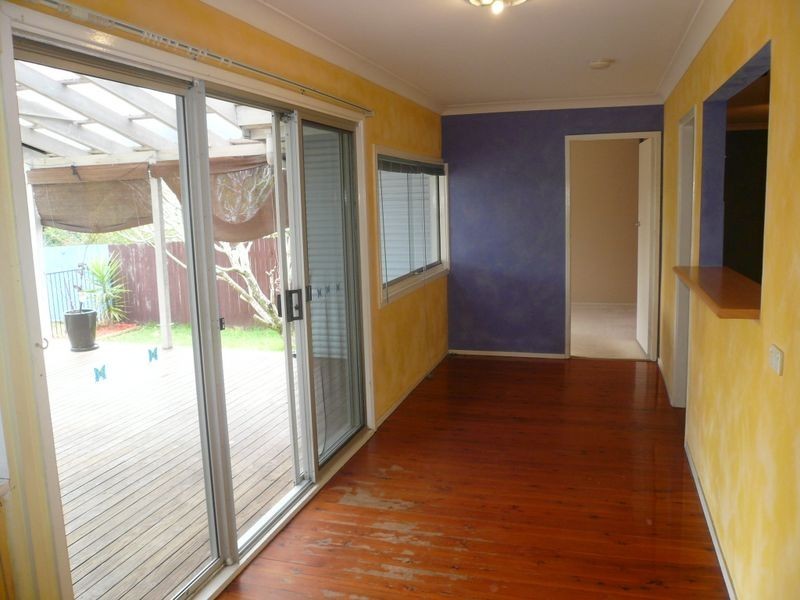 208 Brisbane Water Drive, Point Clare NSW 2250