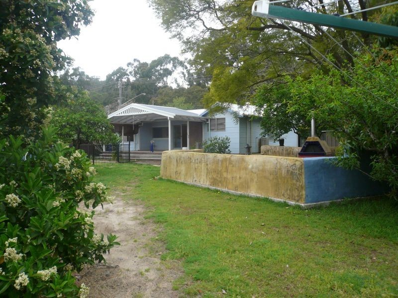208 Brisbane Water Drive, Point Clare NSW 2250