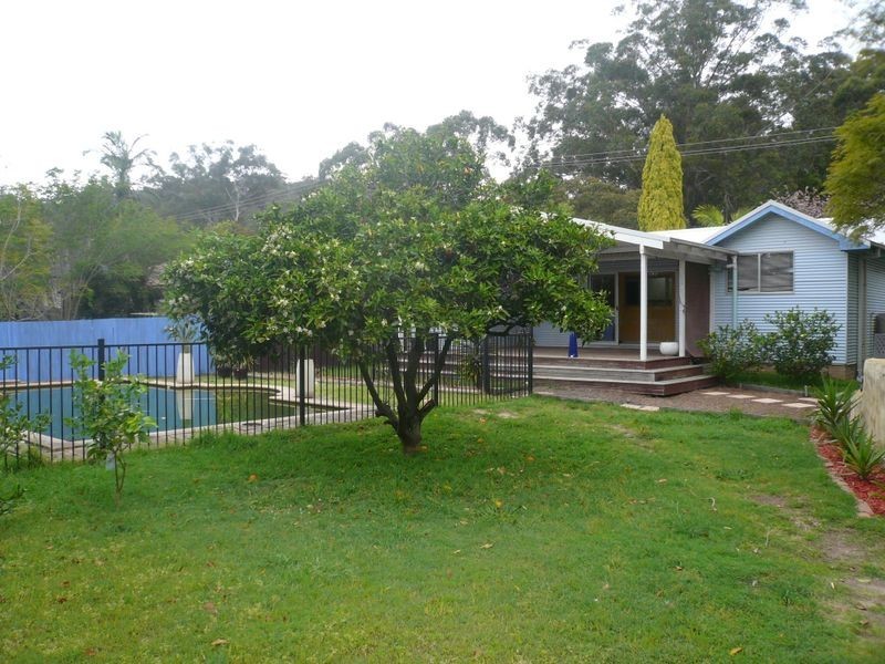 208 Brisbane Water Drive, Point Clare NSW 2250