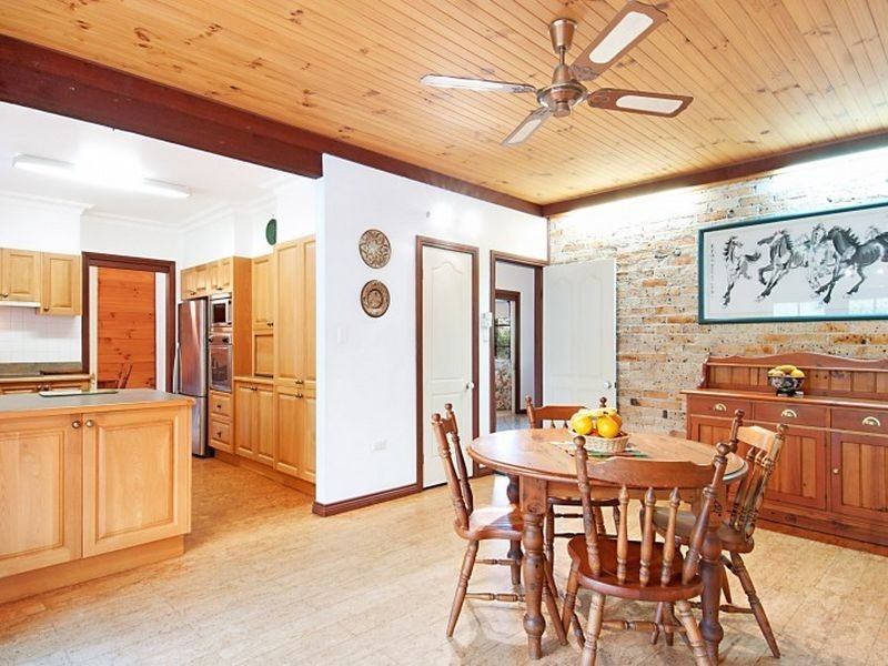 25 Bayline Drive, Point Clare NSW 2250