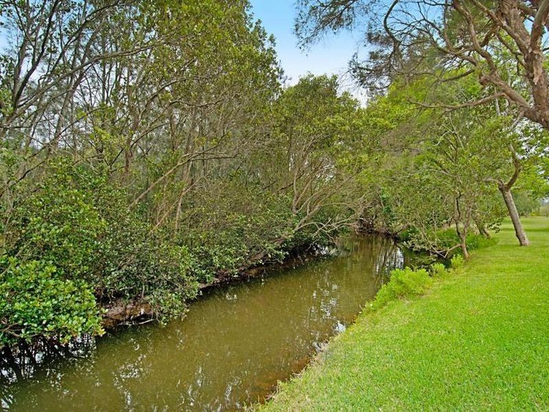 25 Bayline Drive, Point Clare NSW 2250