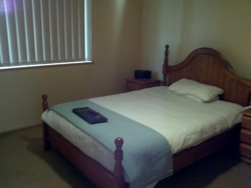 2 Sunshine Drive, Point Clare NSW 2250