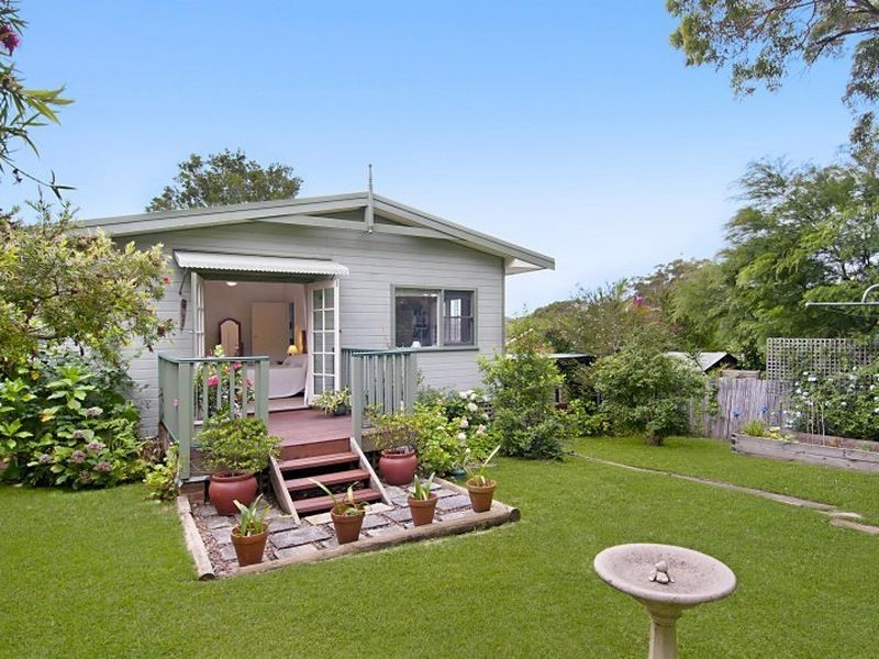 13 Margaret Street, Point Clare NSW 2250