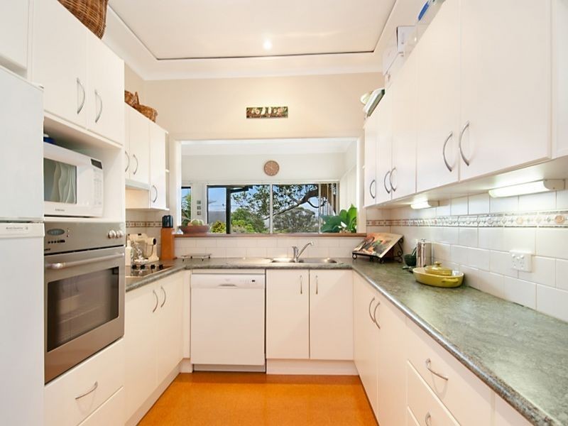 13 Margaret Street, Point Clare NSW 2250