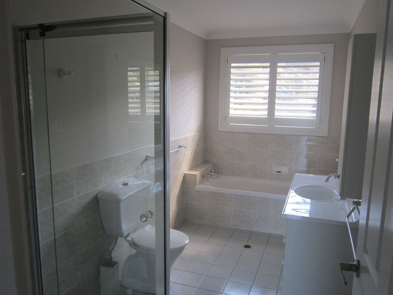 45 Kurrawa Avenue, Point Clare NSW 2250