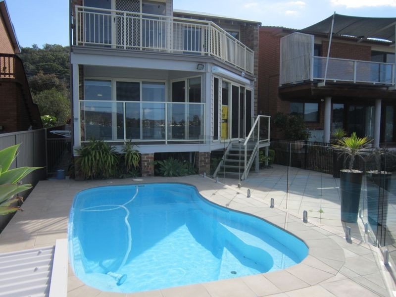 45 Kurrawa Avenue, Point Clare NSW 2250