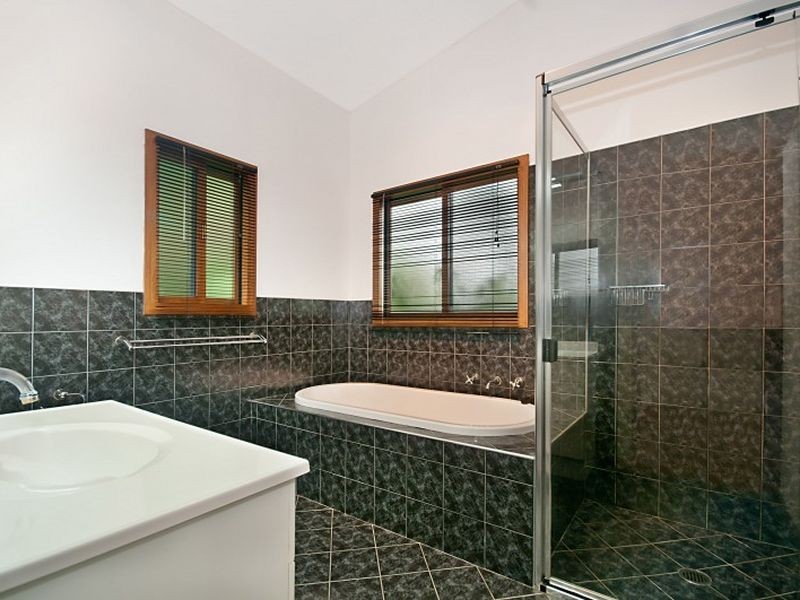 2 Bluefish Crescent, Tascott NSW 2250