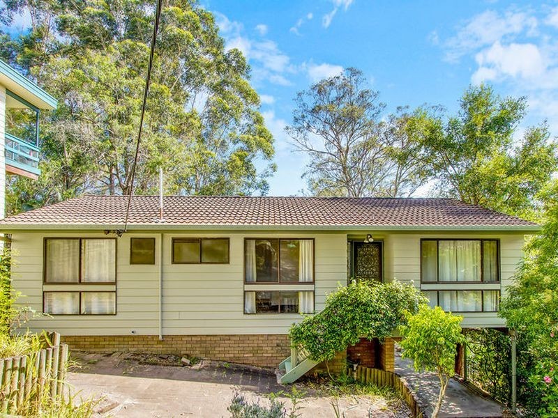 33 Penang Street, Point Clare NSW 2250