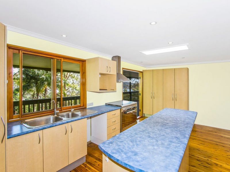 33 Penang Street, Point Clare NSW 2250