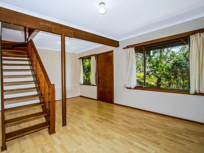 33 Penang Street, Point Clare NSW 2250