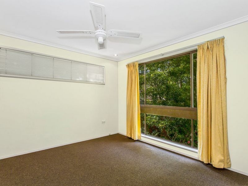 33 Penang Street, Point Clare NSW 2250