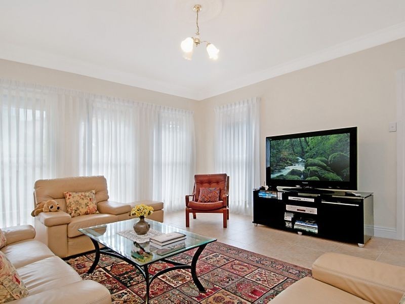 1/8 Scott Street, Point Clare NSW 2250