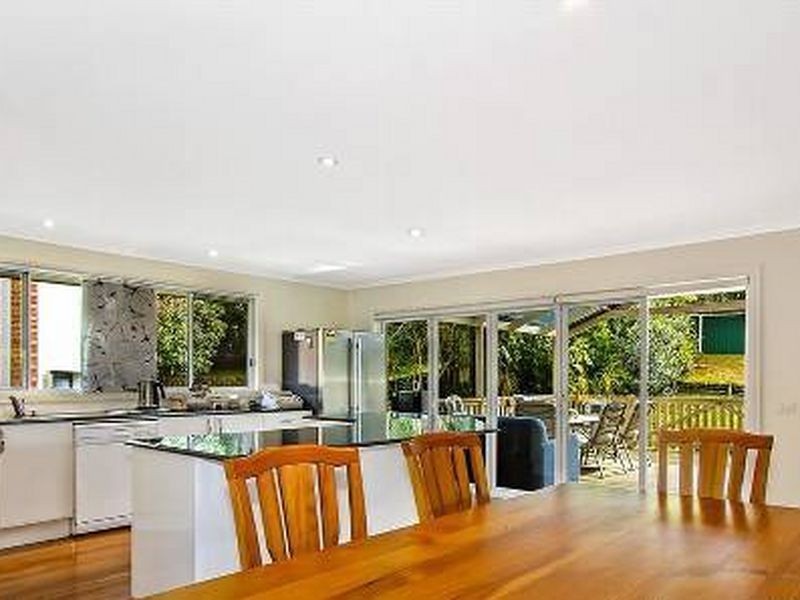 5 Camden Close, Point Clare NSW 2250