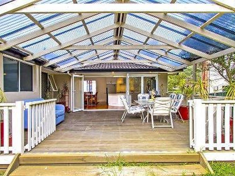 5 Camden Close, Point Clare NSW 2250