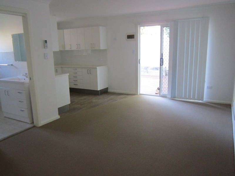 33a Golden Avenue, Point Clare NSW 2250