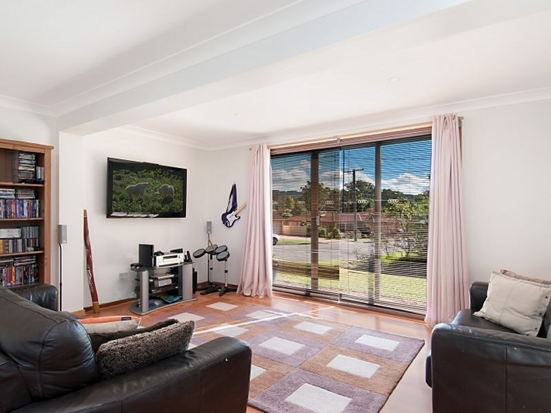 23 Henman Close, Point Clare NSW 2250