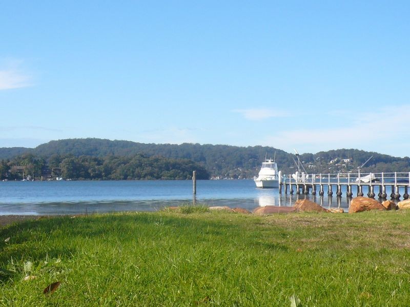 6 Takari Avenue, Point Clare NSW 2250