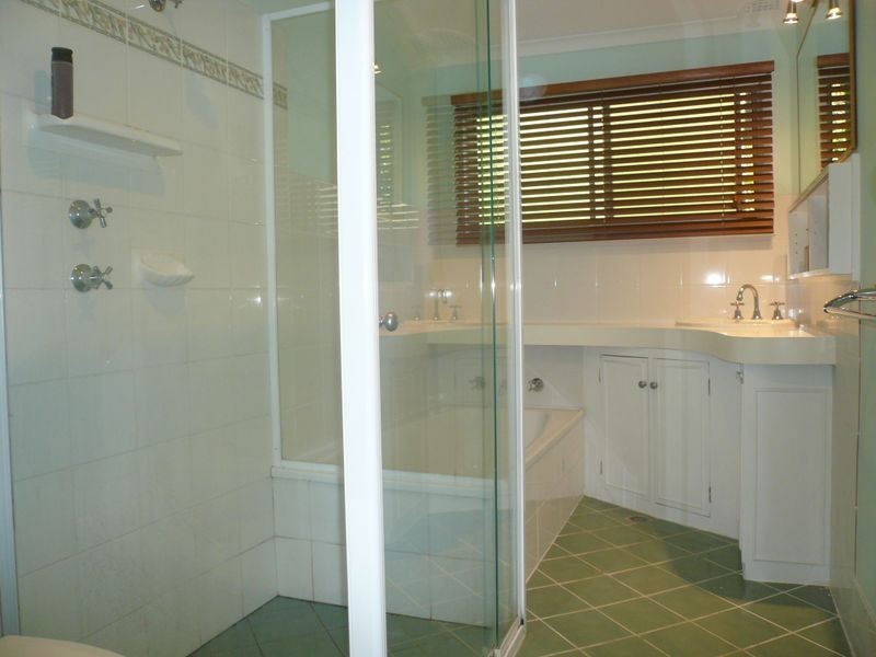 8 Spinnaker Avenue, Tascott NSW 2250