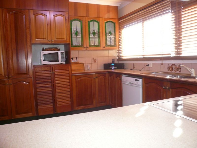 8 Spinnaker Avenue, Tascott NSW 2250