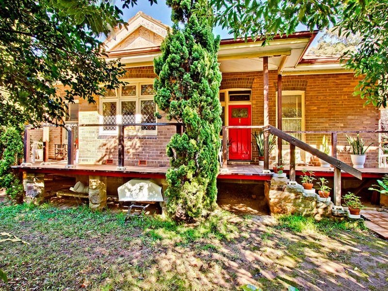 113 Brisbane Water Drive, Point Clare NSW 2250